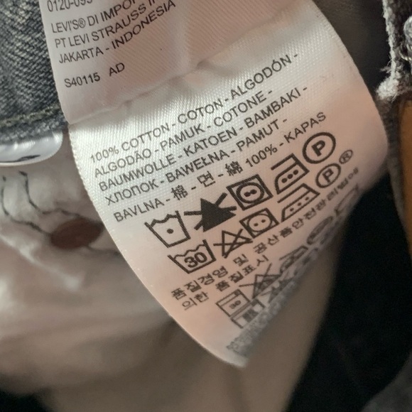 REVOLVE Levi’s 501 Raw Hem Jean Shorts - Picture 7 of 10